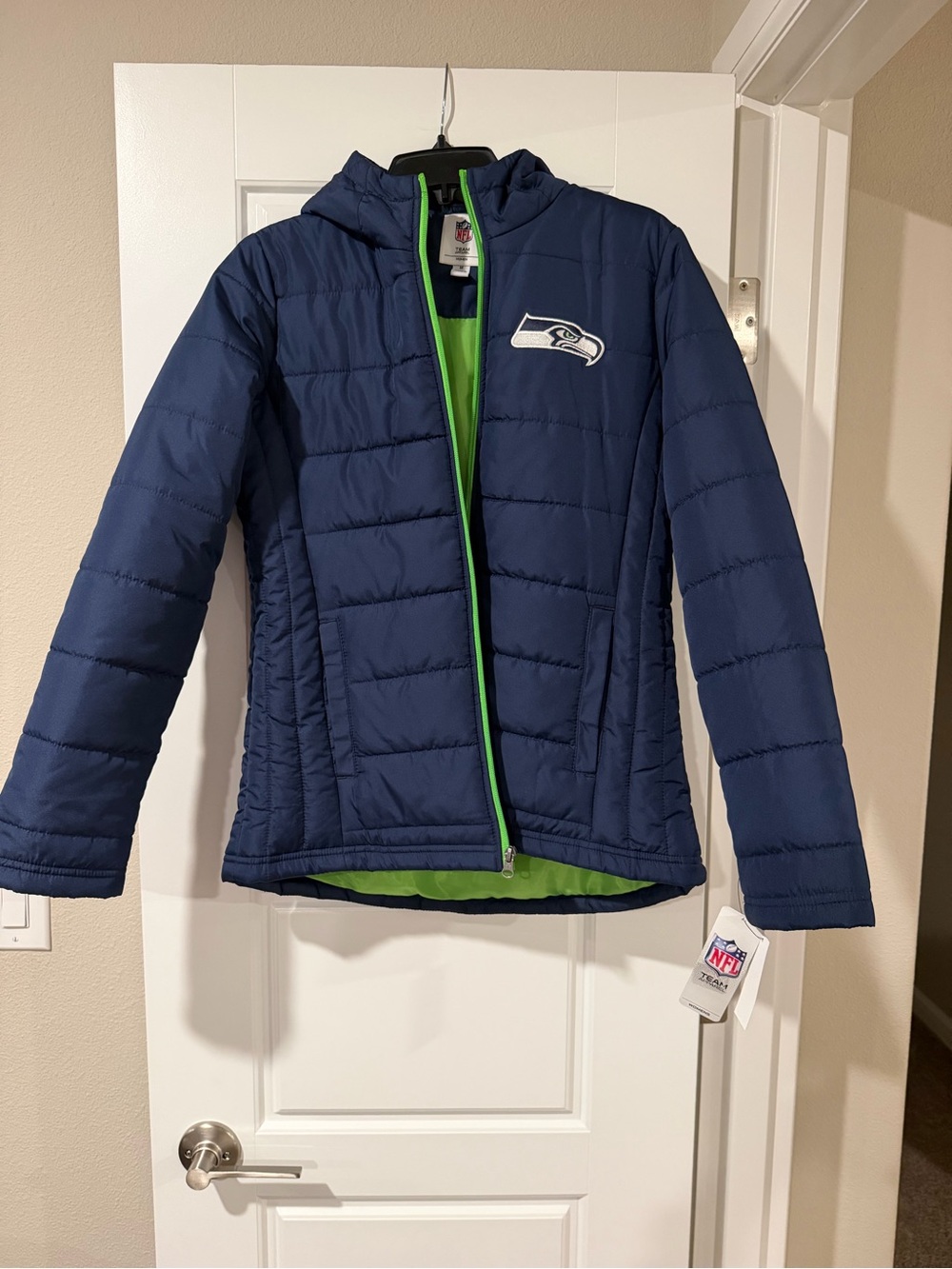 Seattle Seahawks Womens’s Navy Puffer Jacket with Lime Trim